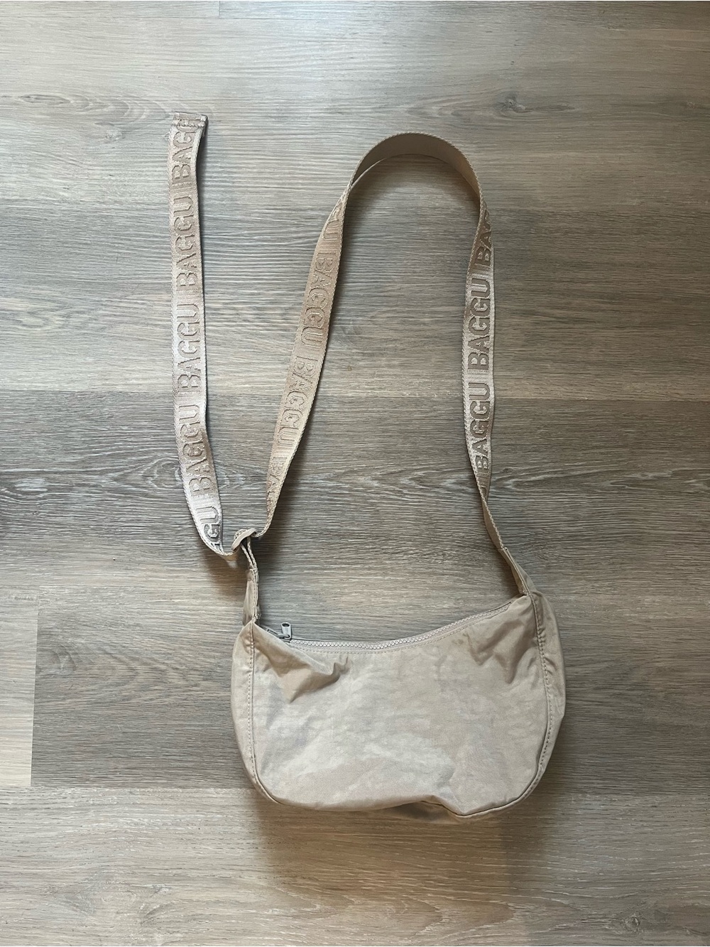 BAGGU dove small crescent EUC